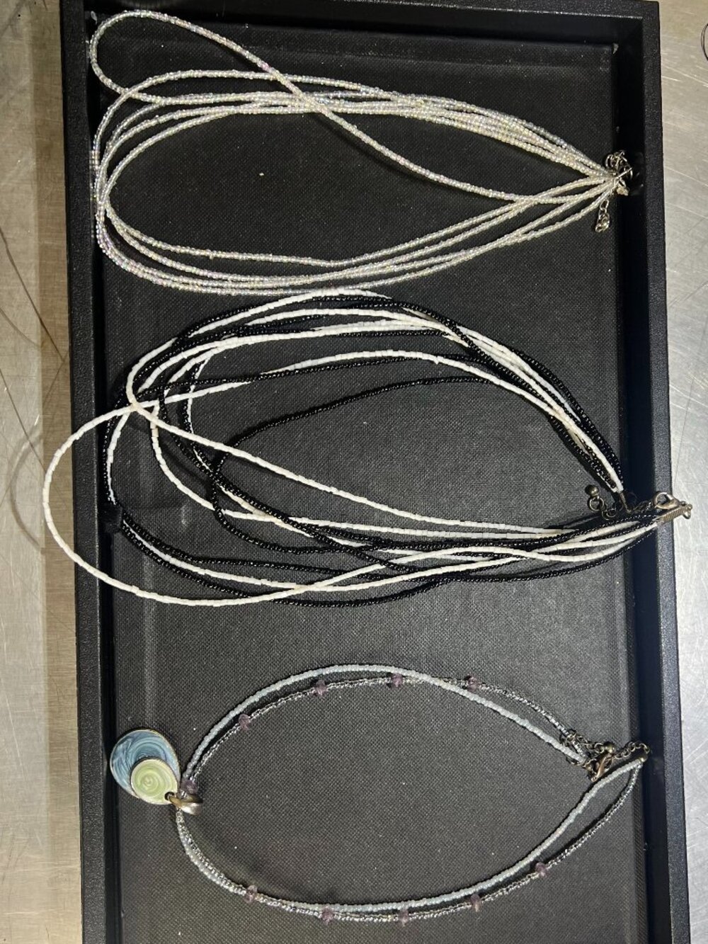 Lot of 9 Multistrand Beaded Necklaces - Picture 3 of 6